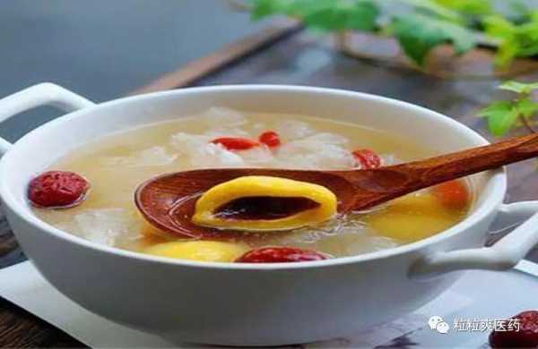  感冒嗓子疼吃什么食物「感冒嗓子疼吃什么食物能缓解」