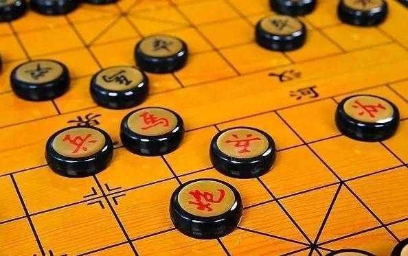  象棋是什么意思「梦见自己下象棋是什么意思」